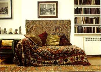 Freud pszchoanalítikus kanapéja